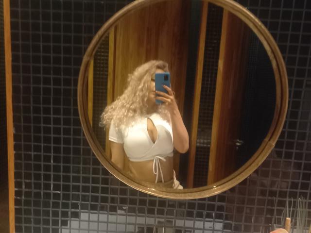 FloraSaenz - Live sex cam - 22711749