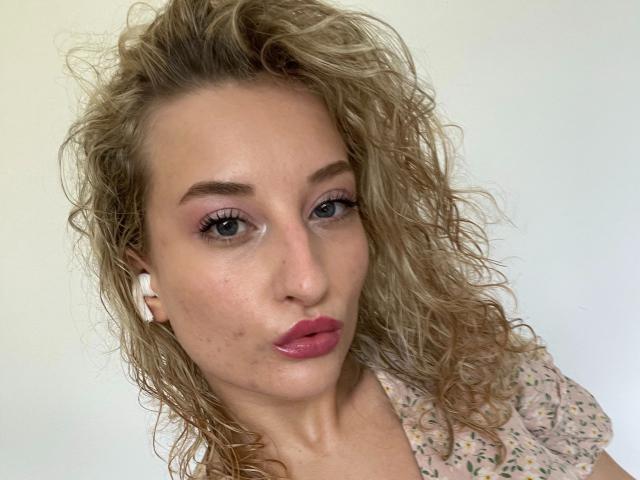 Miley-Summer-hot - Live porn &amp; sex cam - 22717593