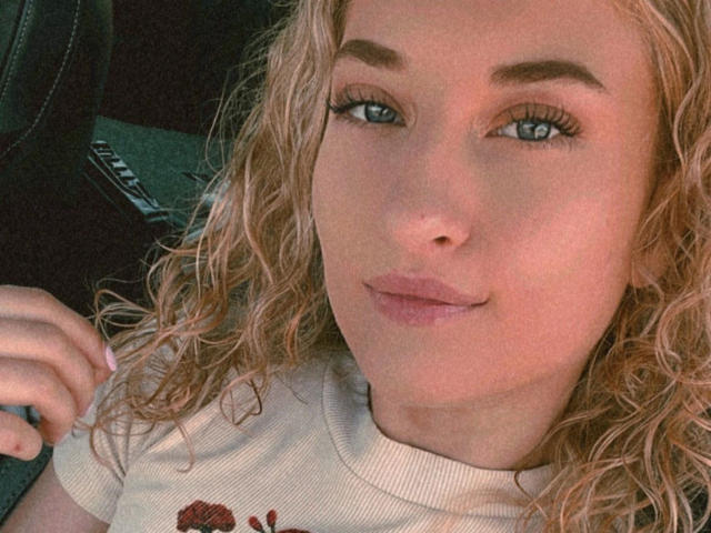 Miley-Summer-hot - Live porn &amp; sex cam - 22717601