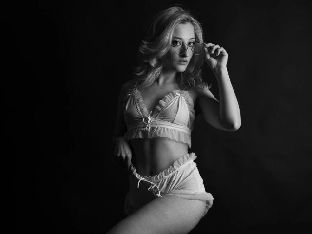 Miley-Summer-hot - Live porn &amp; sex cam - 22717605