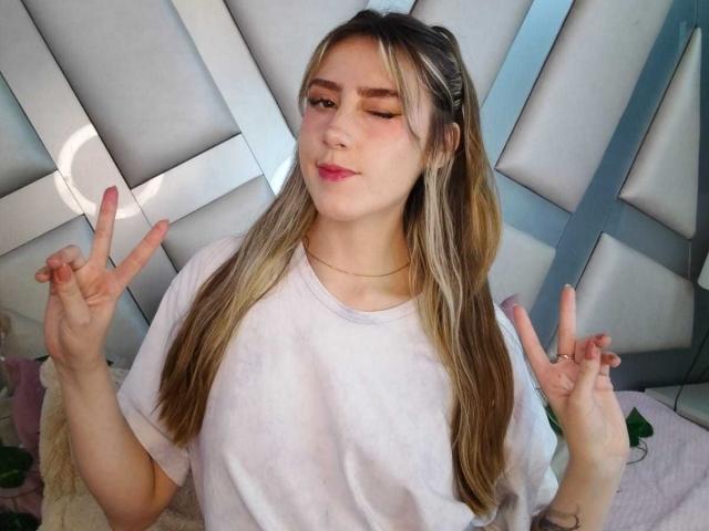 LivelyVanderWood - פורנו בשידור חי ומצלמת סקס - 22724021