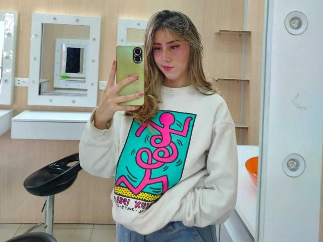 LivelyVanderWood - Élő pornó és szexkamera - 22724037