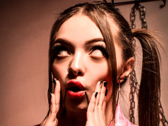 CloeWills - Live porn &amp; sex cam - 22739389