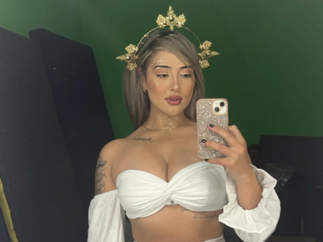 MaeCollins - Live porn &amp; sex cam - 22742489