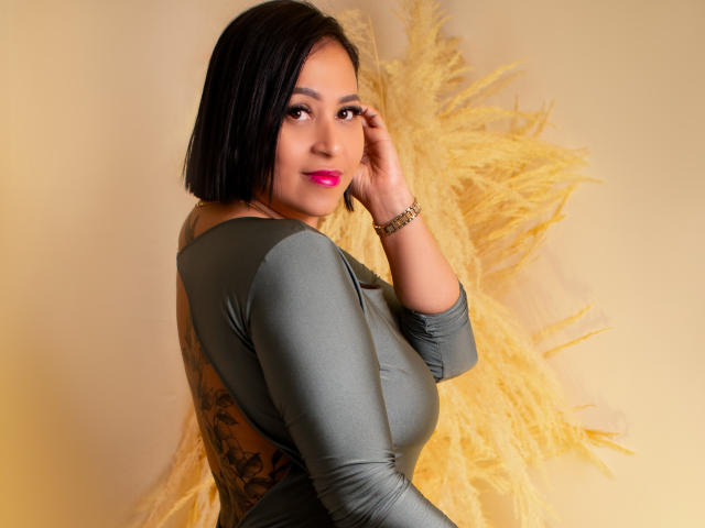 MonzerratLewis - сексуальная веб-камера в реальном времени - 22753985