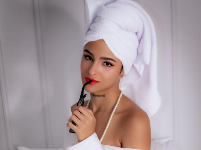 AlexiaBennet - Live porn &amp; sex cam - 22757973