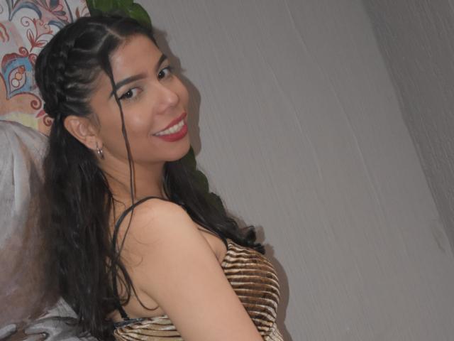 CarliinaSoussa - Live sex cam - 22773029