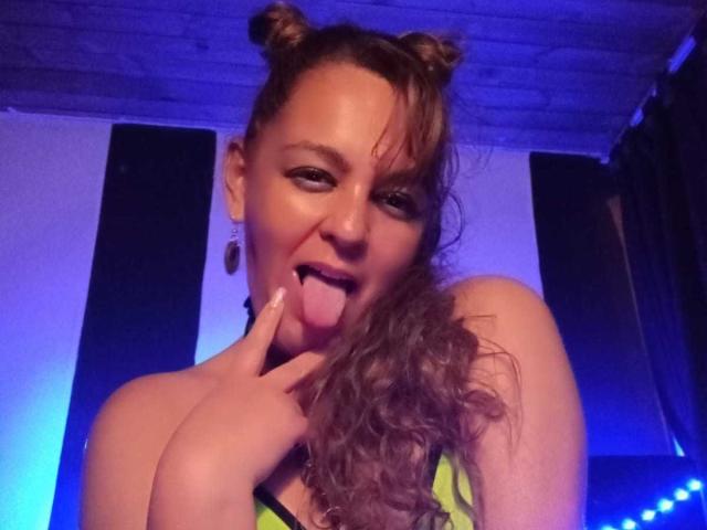 AmandaHotL - Live porn &amp; sex cam - 22776821