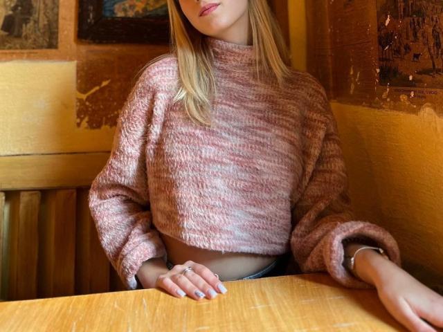 Izida - פורנו בשידור חי ומצלמת סקס - 22778117