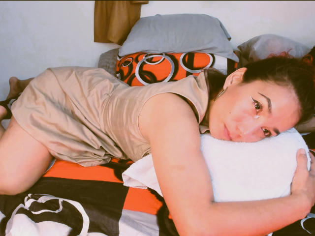 AmberDemons - Élő pornó és szexkamera - 22787473