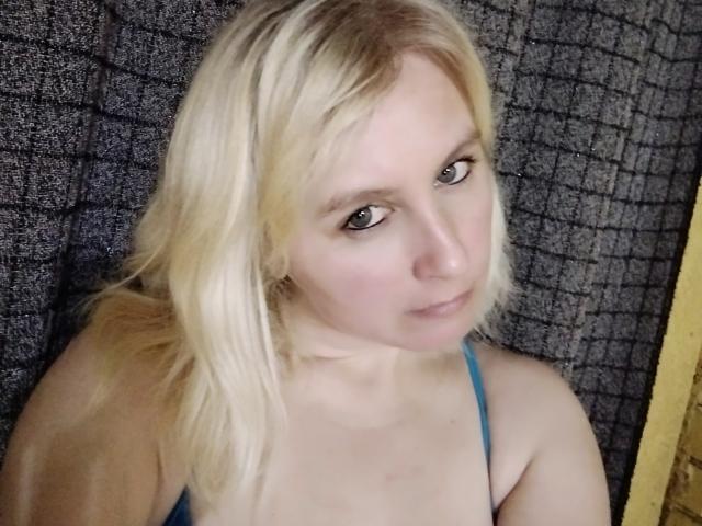 ZaikaGina - Live porn &amp; sex cam - 22789633