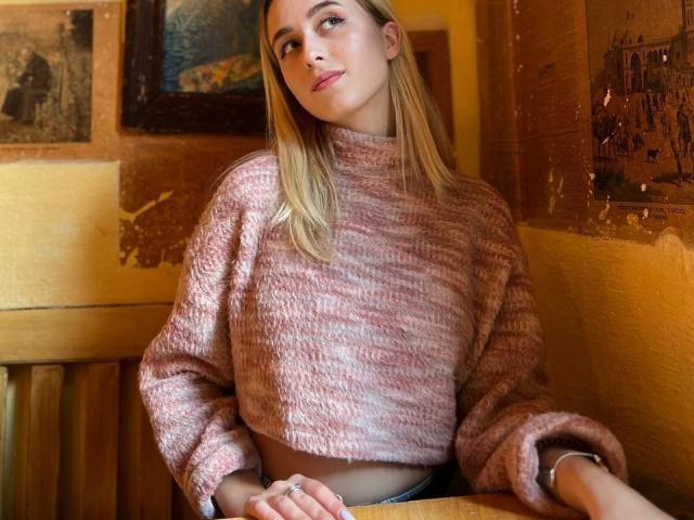 Izida - Live porn &amp; sex cam - 22796453