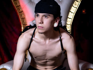 StripDemons - Live porn &amp; sex cam - 22798665