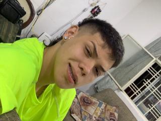 DynamoMills - Live porn &amp; sex cam - 22799481