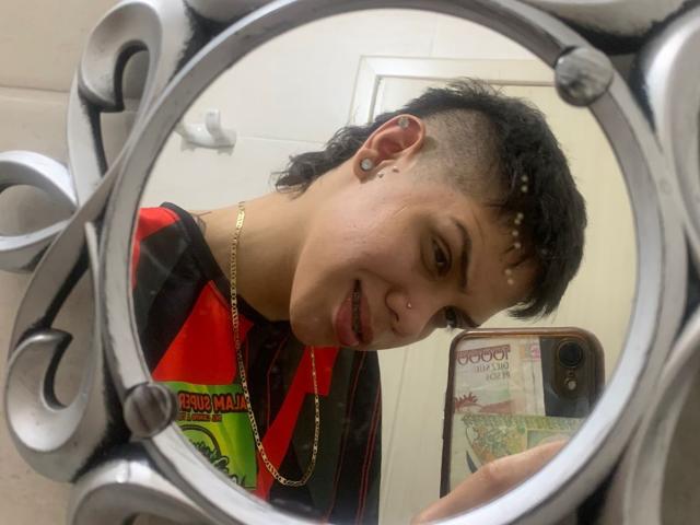 DynamoMills - Live porn &amp; sex cam - 22799485