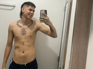 DynamoMills - Live porn &amp; sex cam - 22799501