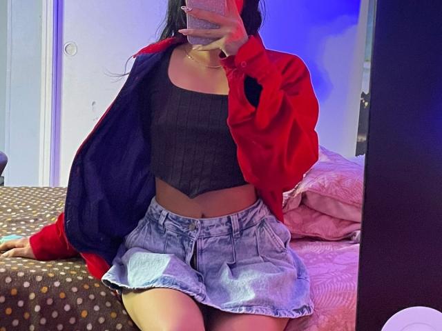 AntonellaLayton - פורנו בשידור חי ומצלמת סקס - 22801457