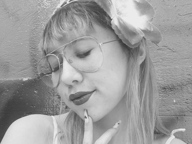 LalaKlein - Live Sex Cam - 22802037