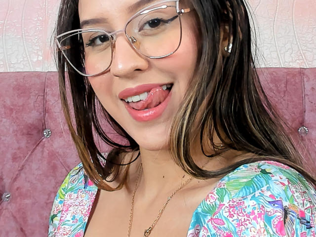 KylieSaoko - Live sex cam - 22802805