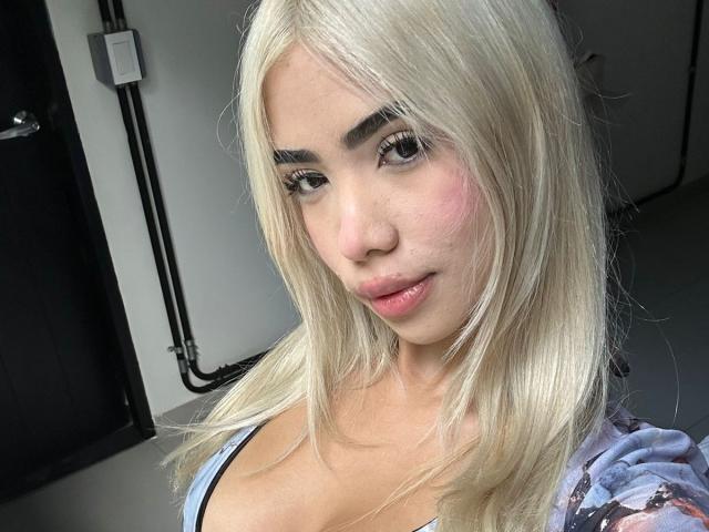 ChristieGarci - сексуальная веб-камера в реальном времени - 22803569