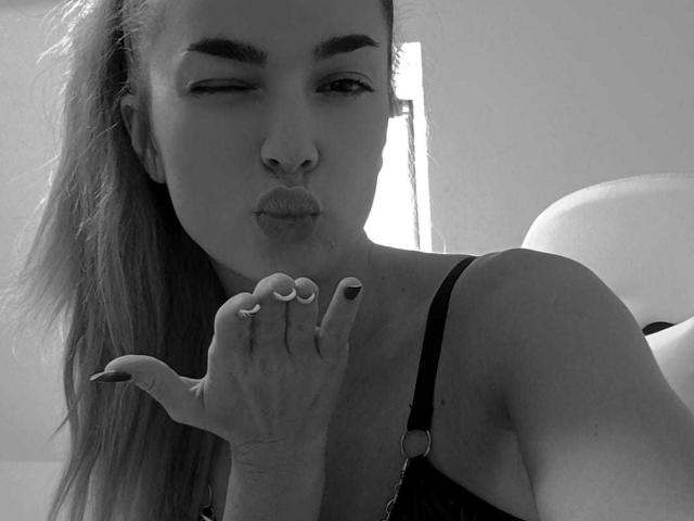 IngridI - Live porn &amp; sex cam - 22807265