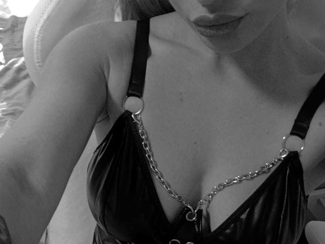 IngridI - Live porn &amp; sex cam - 22807277