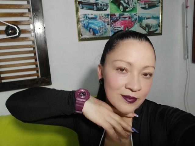 CharloteEzra - Live porn &amp; sex cam - 22810277