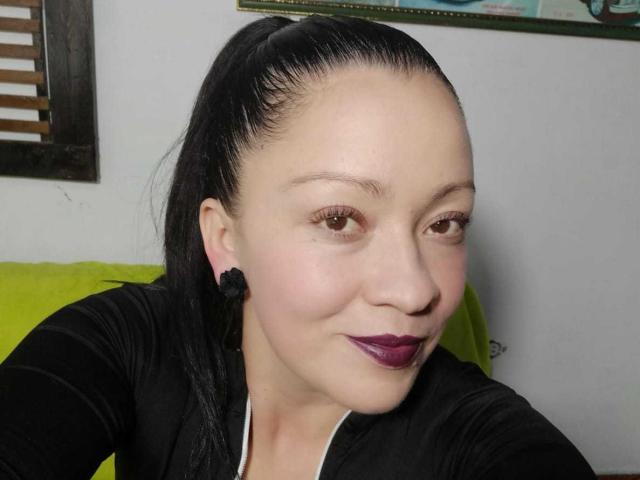 CharloteEzra - Porno na żywo i seks kamera - 22810297