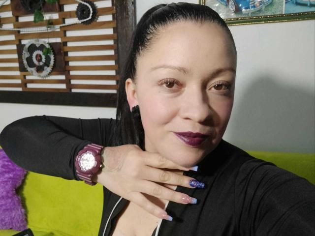 CharloteEzra - Live porn &amp; sex cam - 22810437