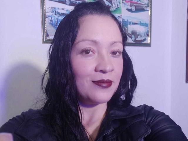 CharloteEzra - Live porn &amp; sex cam - 22810441