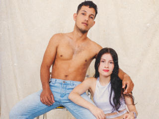 EmilyAndMaximo - Sexe cam en vivo - 22811129