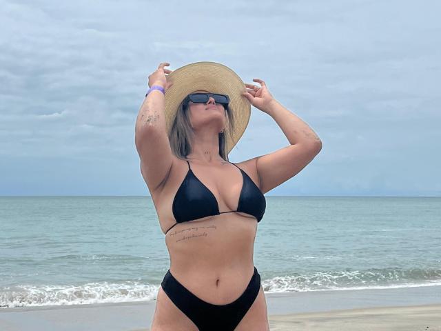 MaeCollins - Live porn &amp; sex cam - 22816513