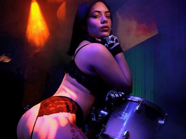 CaramelBaile - Live porn &amp; sex cam - 22819677