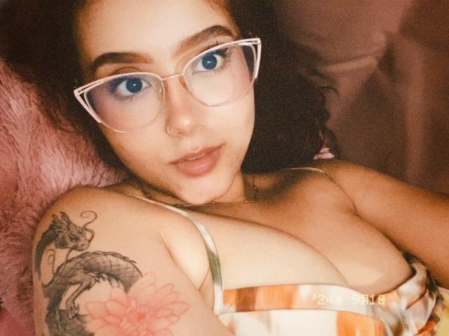 SofiaBrowm - Live Sex Cam - 22823405