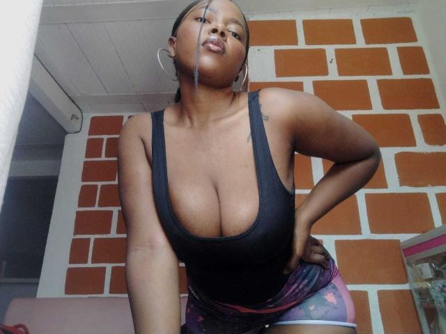 EmiraHot - Live porn &amp; sex cam - 22826737