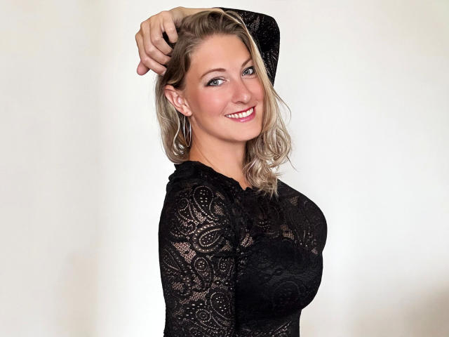 ReifeViolla-hot - сексуальная веб-камера в реальном времени - 22827373