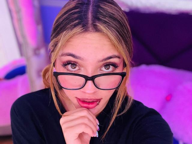 IvyCoxGlad - Live porn &amp; sex cam - 22831113