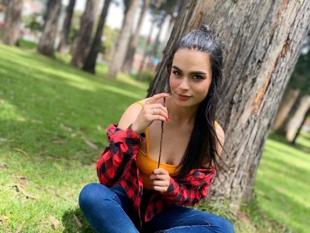 CharlotteBroownie - Live Sex Cam - 22833793