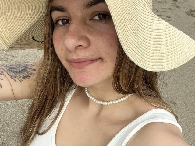 AtheneaRossi - Live porn &amp; sex cam - 22834481