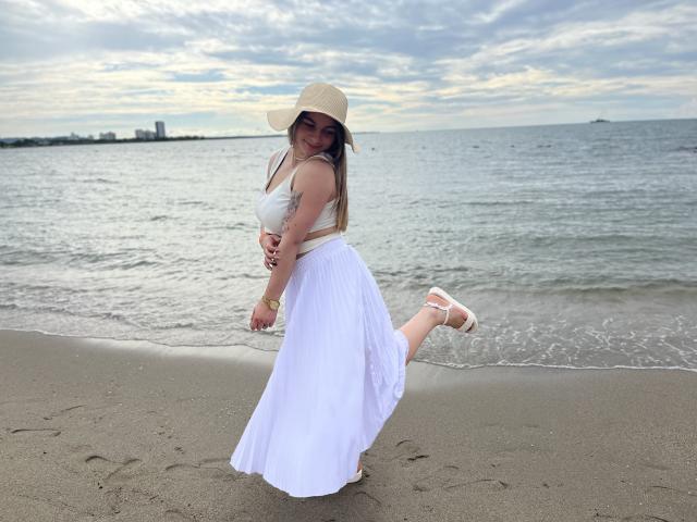 AtheneaRossi - Live porno og sexkamera - 22834489