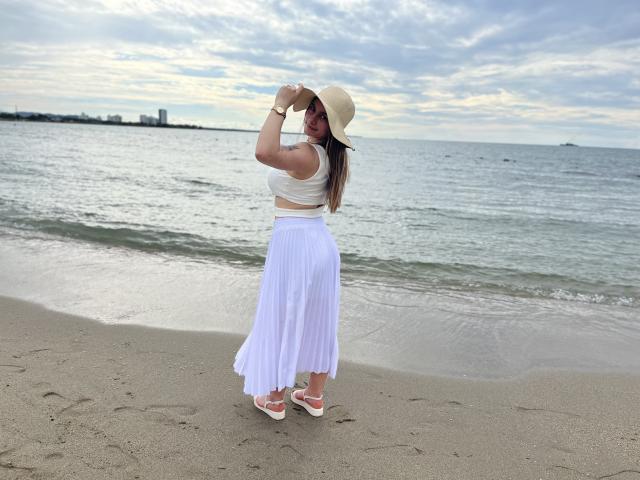 AtheneaRossi - Live porn &amp; sex cam - 22834497