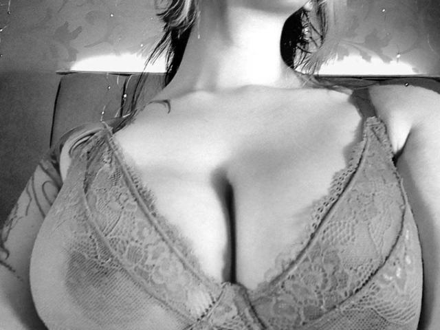 BellaBleu - Élő pornó és szexkamera - 22845993