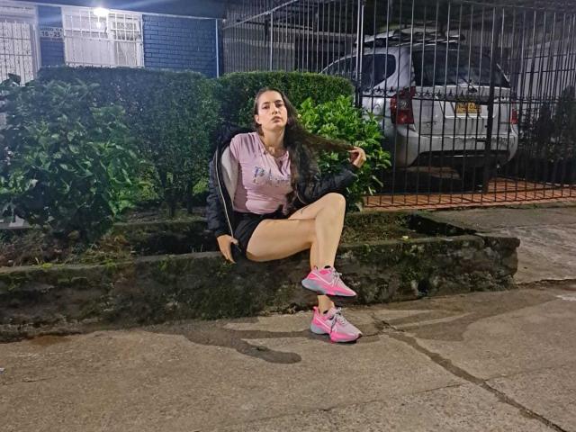 LauraPagani - Live porn &amp; sex cam - 22854885