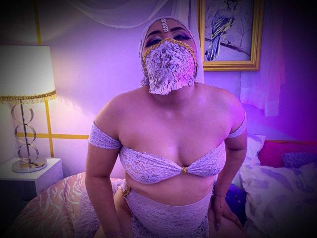 AishaGhulam - Live sex cam - 22856269