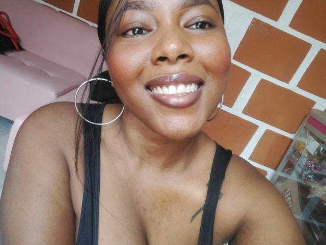 EmiraHot - Élő pornó és szexkamera - 22856541