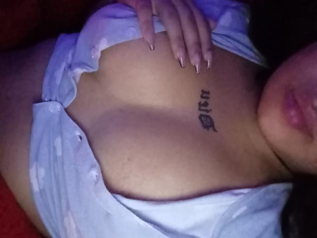 WinnieBeeez - Live porn &amp; sex cam - 22865077