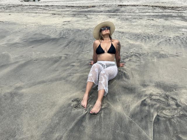 MaeCollins - Live porn &amp; sex cam - 22881709