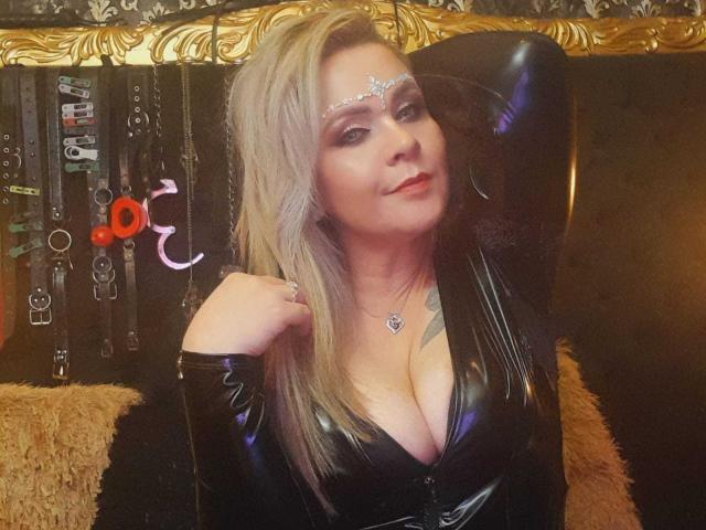 VictoriiaGray - Live porn &amp; sex cam - 22883637