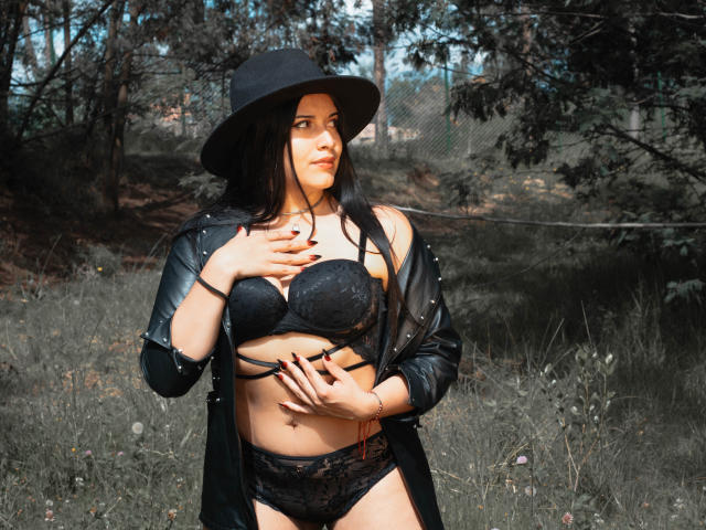 LottieRose - Live porn &amp; sex cam - 22890781