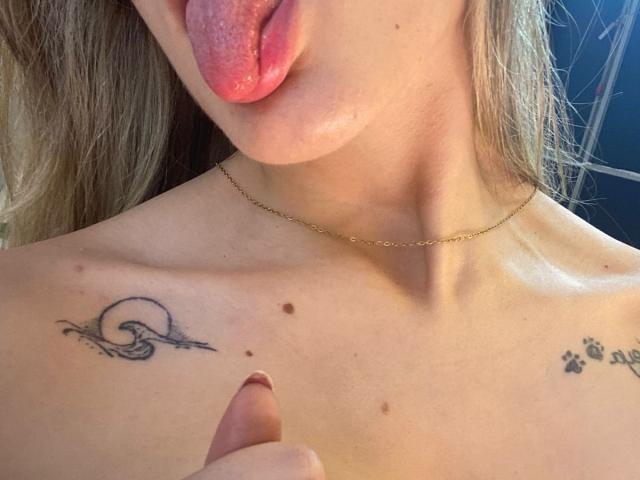 LivelyVanderWood - Live porn &amp; sex cam - 22891193